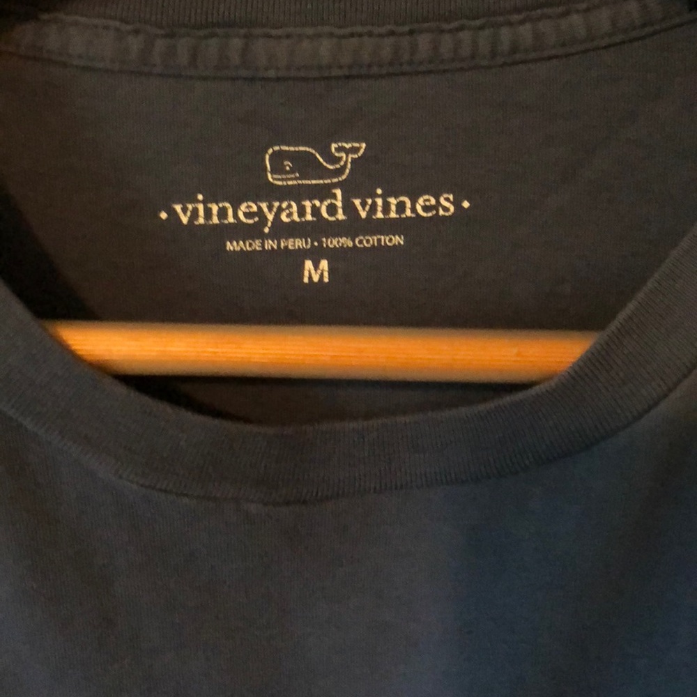 Vineyard Vines T-shirt